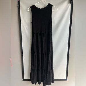 Elegant Black Sleeveless Maxi Dress large